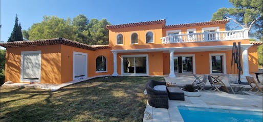 Monsieur Lagrenee - Peinture & Nettoyage, Peintre en Bâtiment à Grans