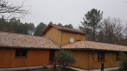 ECPR Entreprise Cubzacaise De Peinture Et Renovation Artisan Decorateur Peintre En Batiment Dégâts Des Eaux Nettoyage Toiture, Peintre en Bâtiment à Saint-André-de-Cubzac