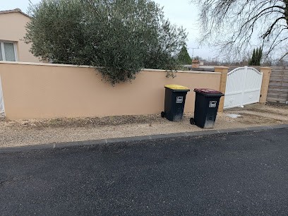 Boyer Gael: Entreprise De Peinture Général Intérieur Extérieur Nettoyage De Toiture Demoussage Rénovation Intérieure, Peintre en Bâtiment à Saint-Michel