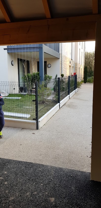 Micka Multiservices, Peintre en Bâtiment à Saint-Julien-les-Villas